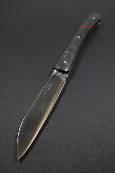 Couteau Le Tarn® manche en carbone - Le Black Mountain - liseré rouge
