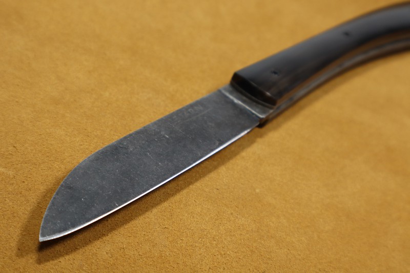 Couteau pliant Le Tarn® lame xc75 finition Stonewash - manche pointe de corne brune