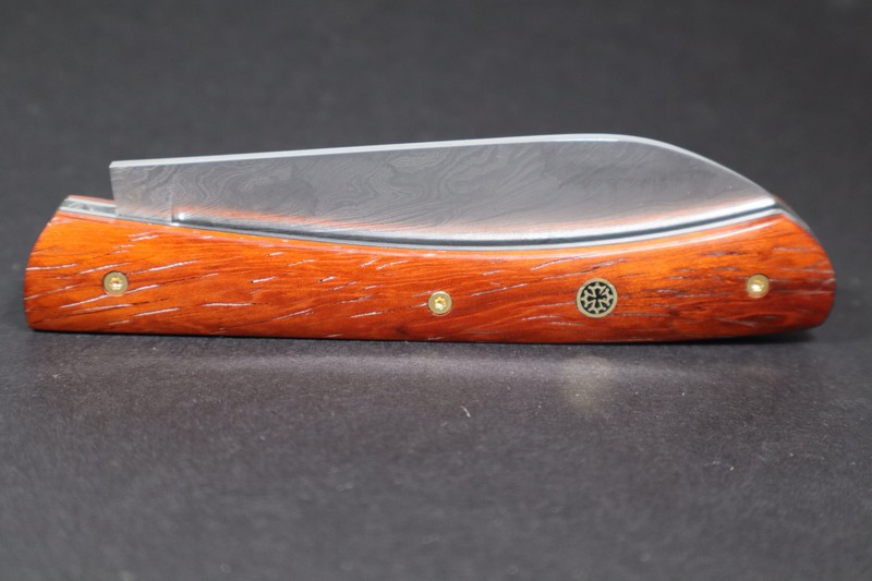 Couteau pliant Le Tarn® lame Damas plume* manche bois de rose