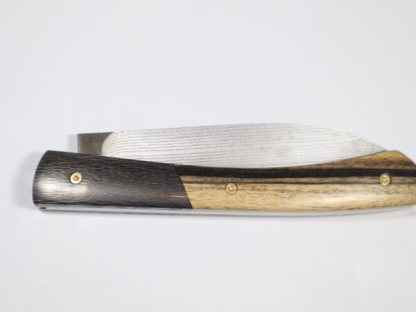 Couteau Le Tarn Ebène Royal et mitres en carbone Gold fiber visserrie or