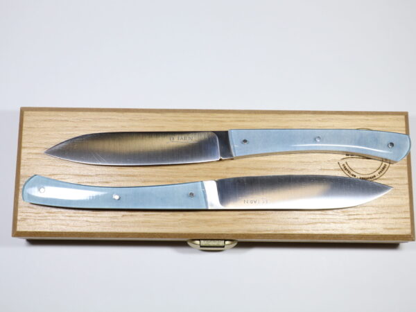 Le-Tarn-Duo-de-Table-Bleu-de-Pastel-IMG_0482-scaled-1.jpg